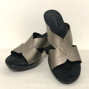 Like New Solanz Criss Cross Strap Sandals Vacation Resortwear